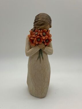 Willow Tree Surrounded by Love Flower Bouquet Figurine 2009 Susan Lordi